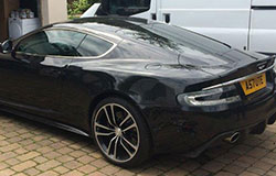 Aston Martin DBS Carbon Black edition